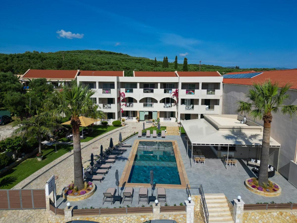 Remezzo Studios & Apartments Amoudi Exterior photo