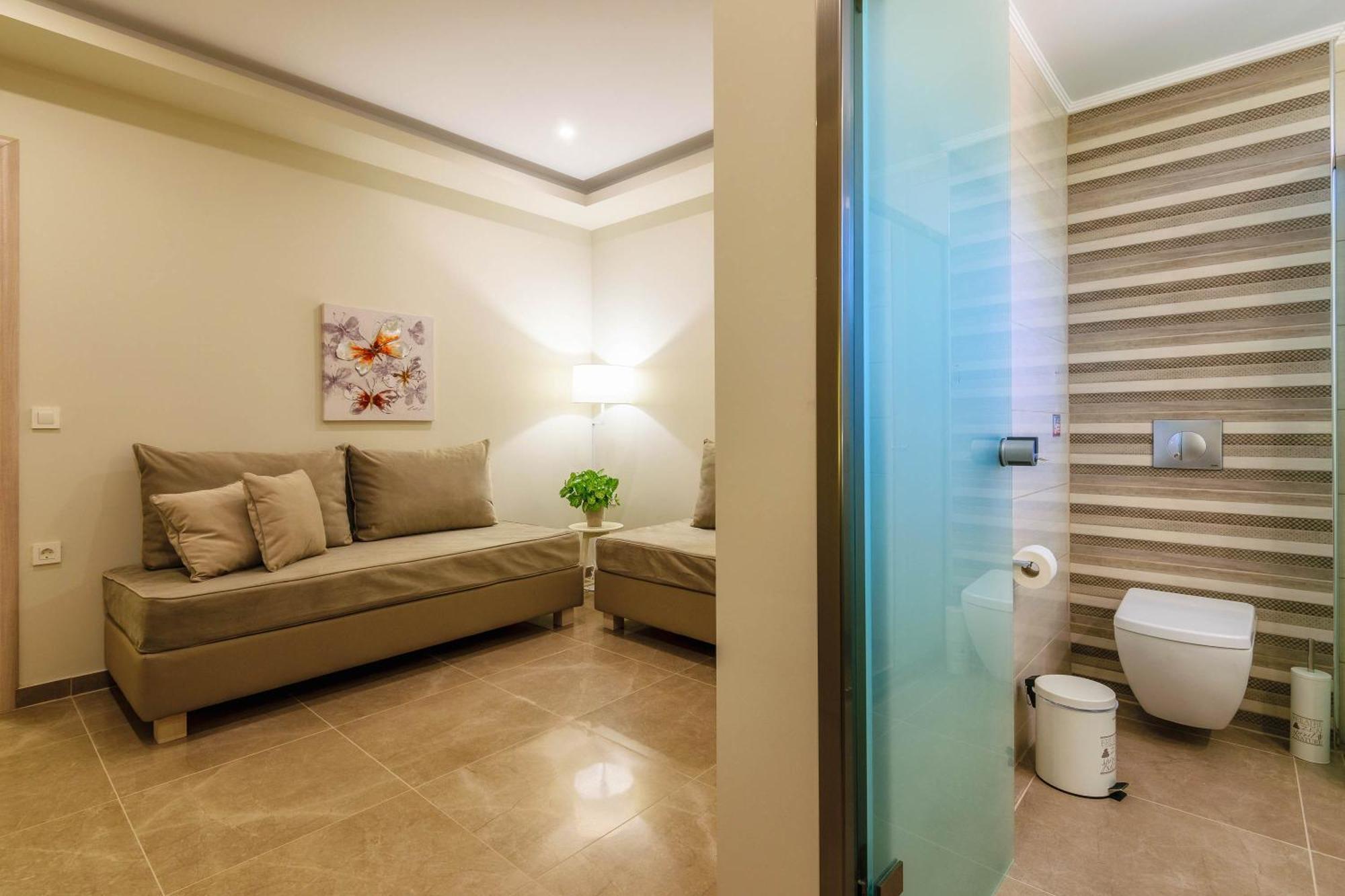 Remezzo Studios & Apartments Amoudi Exterior photo