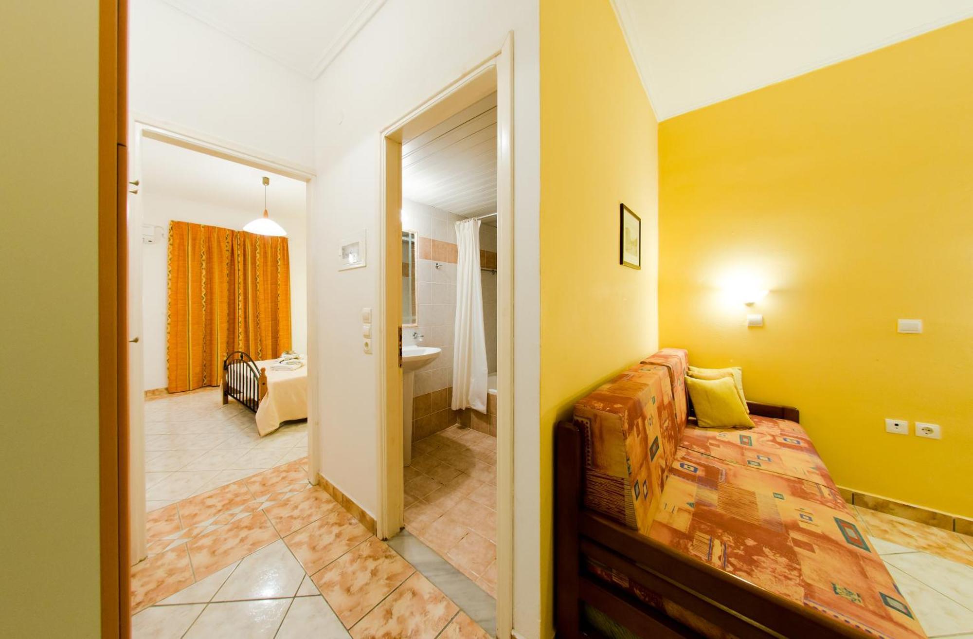 Remezzo Studios & Apartments Amoudi Exterior photo
