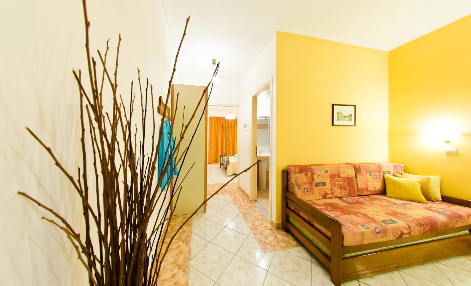 Remezzo Studios & Apartments Amoudi Exterior photo