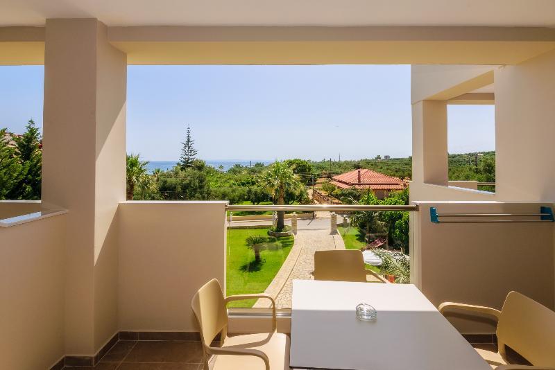 Remezzo Studios & Apartments Amoudi Exterior photo